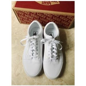Vans Old Skool Shoes NWT